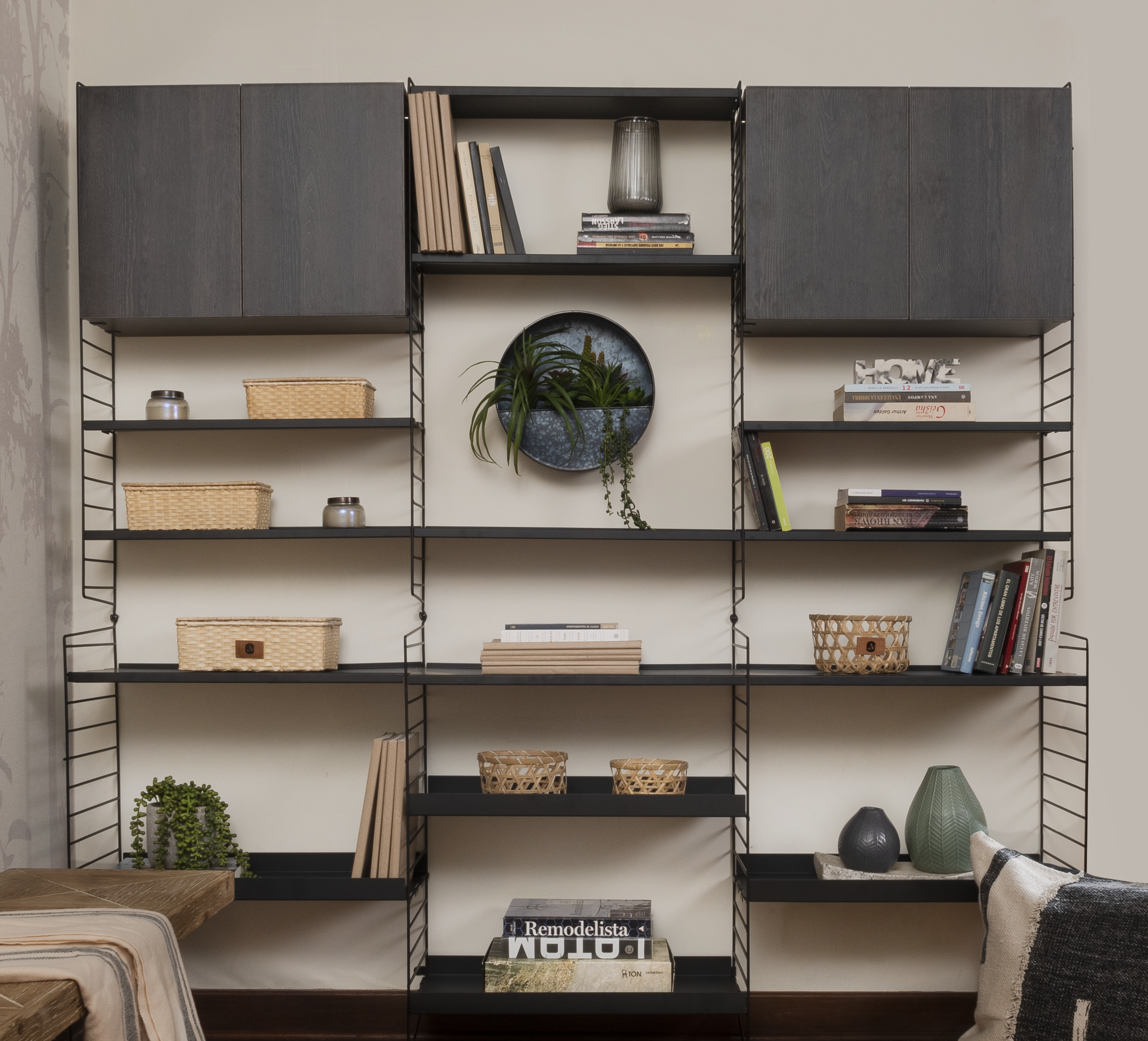 VINTAGE MAS TRIO + 2 GABINETES NEGRO - Medular Diseño Repisa