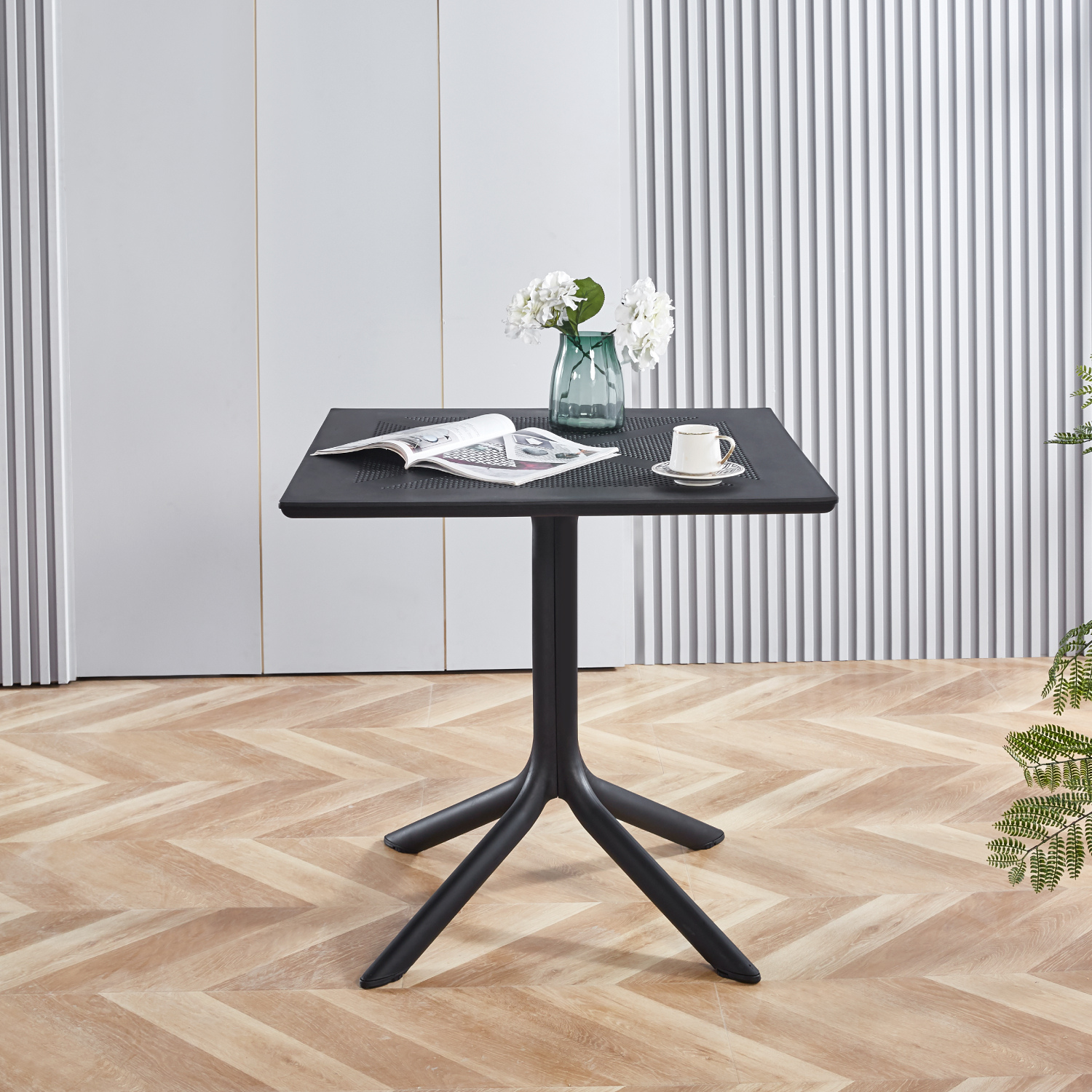 Mesa Outdoor 4 Patas Negra - Medular Diseño Mesas de Comedor