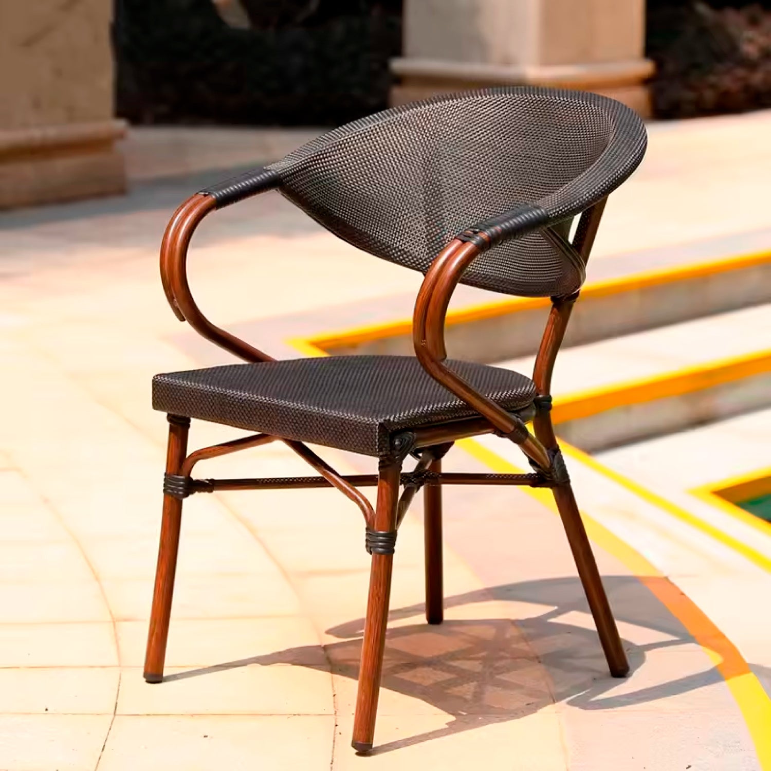 Silla Parisina Textil con Posabrazos - Medular Diseño Silla