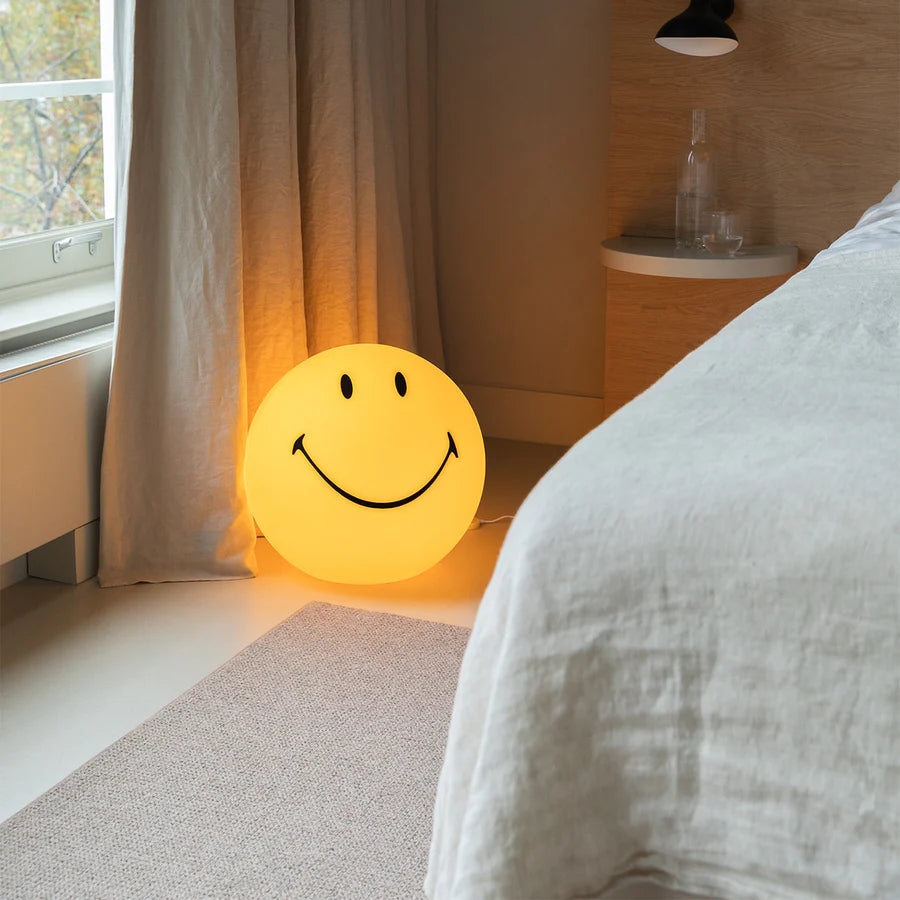 Mr. Maria Primera Luz Smiley 45cm - Medular Diseño lampara de mesa