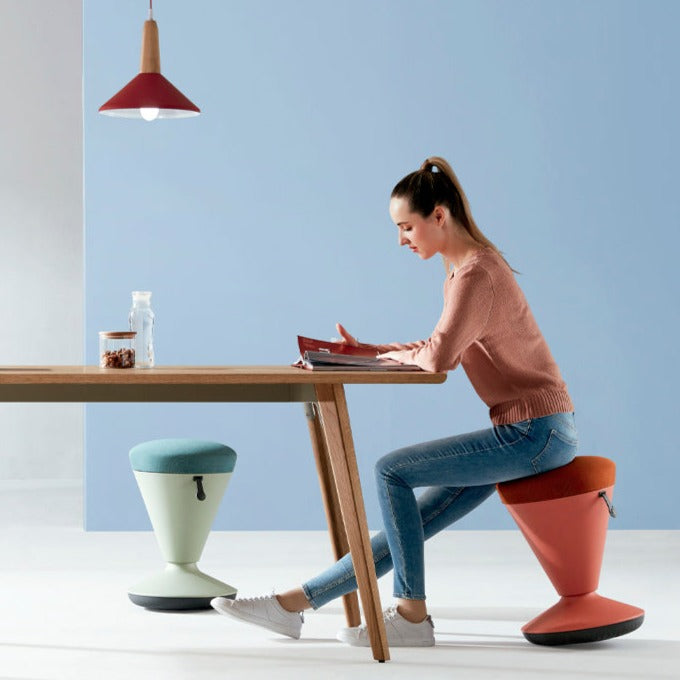 Taburete oficina Chessy Coral - Medular Diseño Sillas de Escritorio