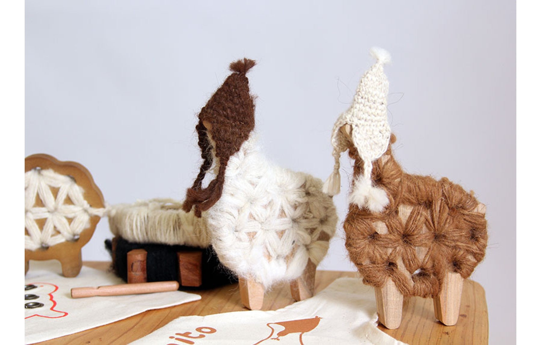 Juguete Llamito Negro - Medular Diseño Infantil