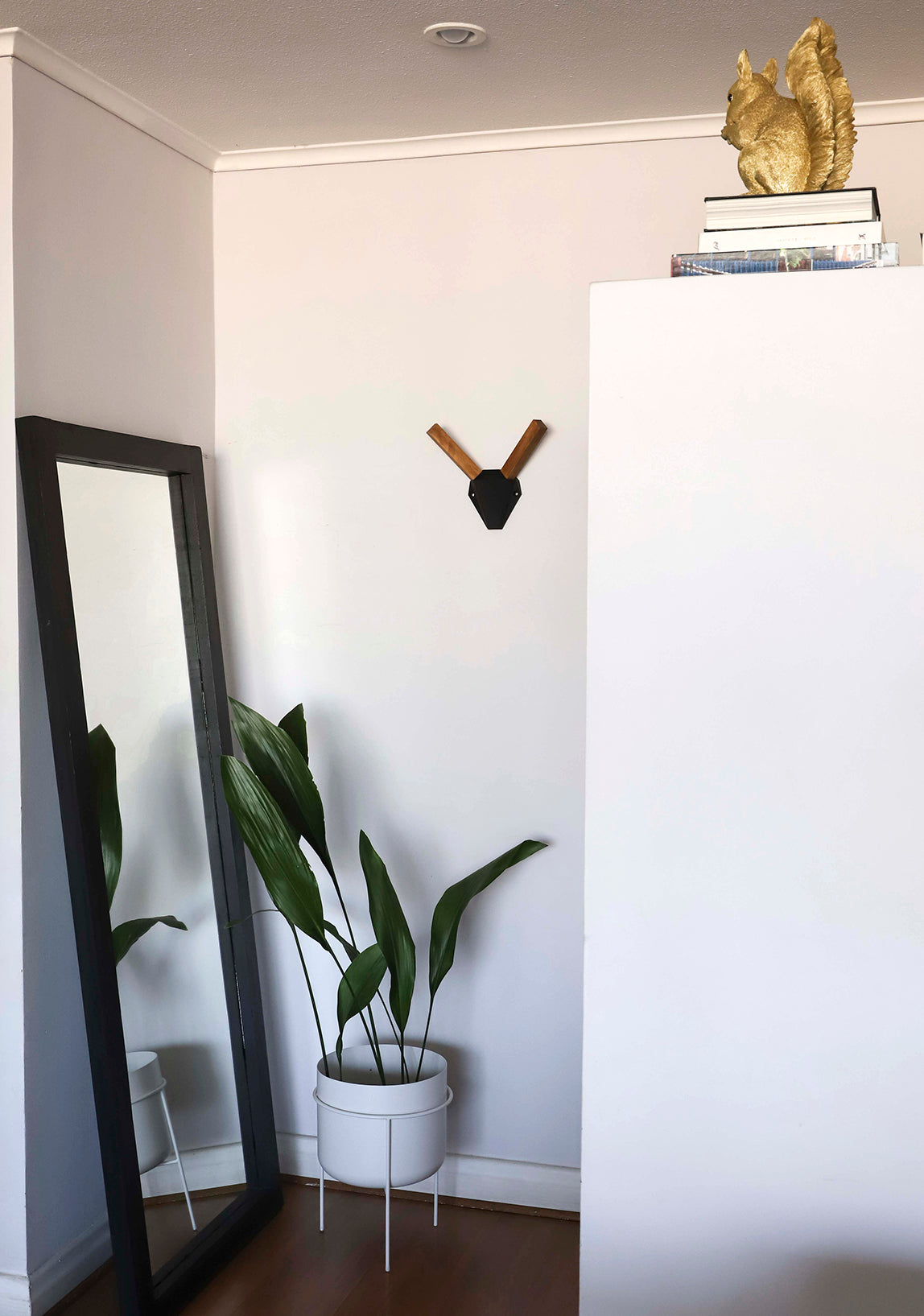 Perchero Wümul Nogal - Medular Diseño Perchero