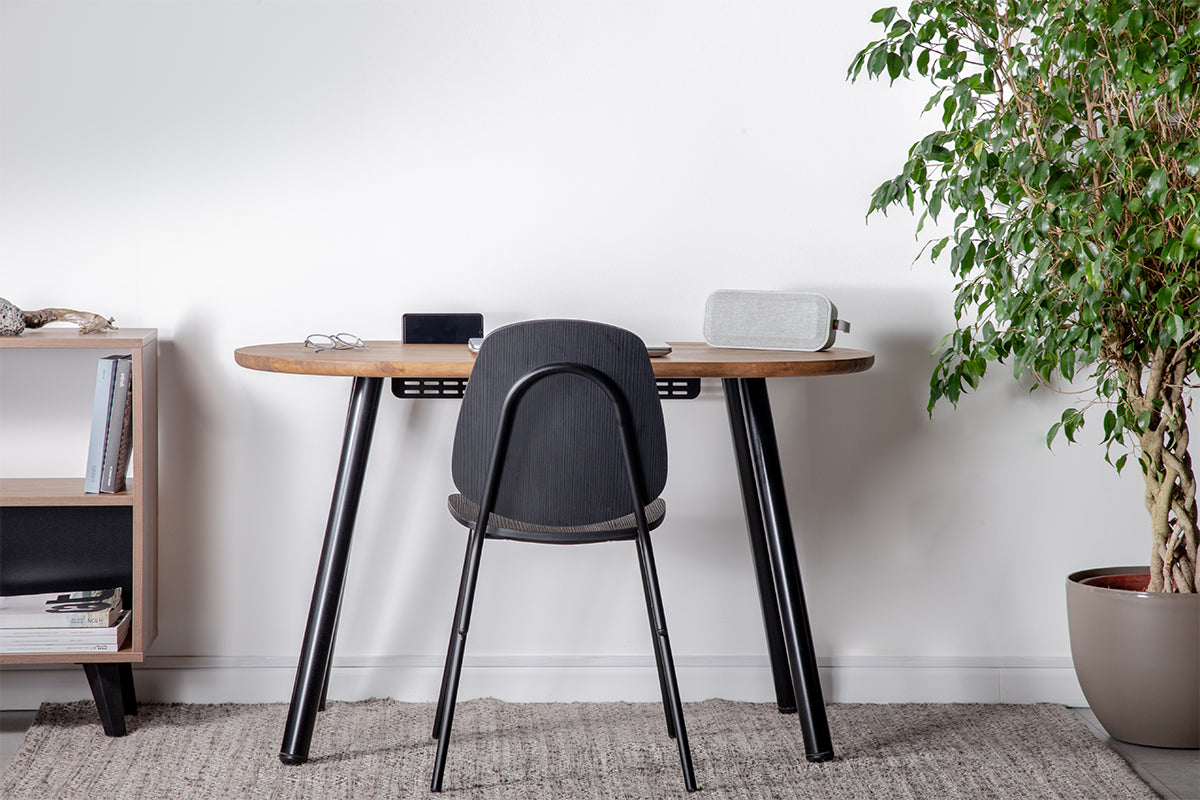 Escritorio Light Nogal + Silla Aula Black - Medular Diseño Juego de Escritorio