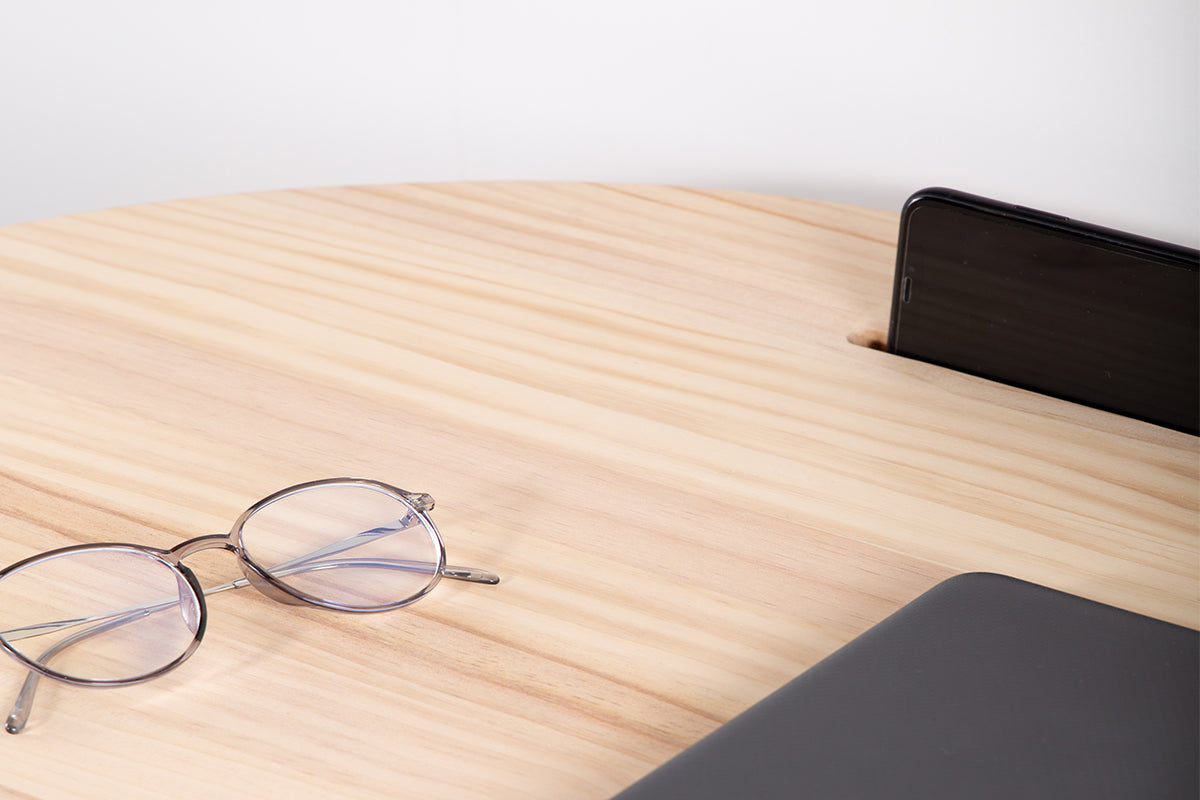 Escritorio Light Natural + Silla Quick Blanca - Medular Diseño Juego de Escritorio