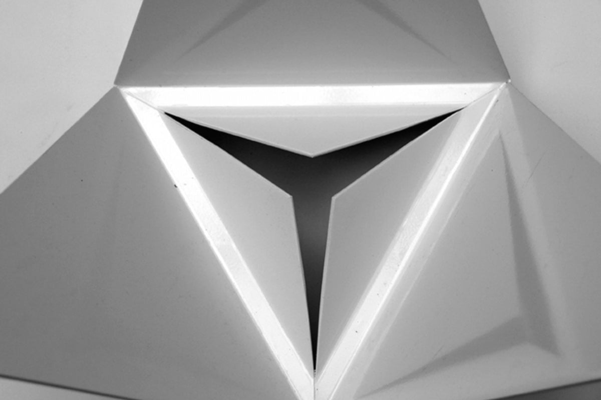 Mesa Tuca Lateral Alta Blanca - Medular Diseño Mesas de Centro