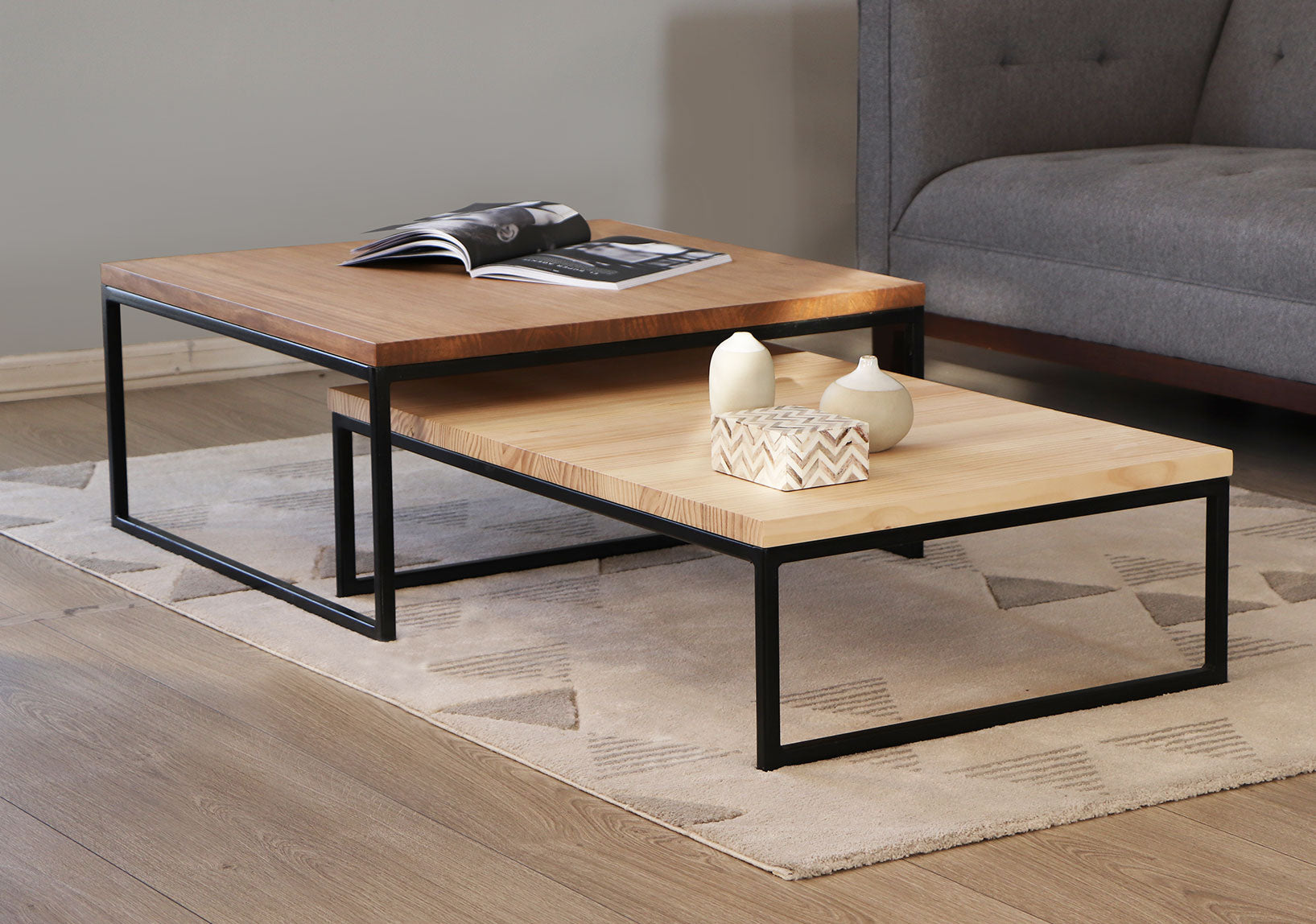 Sofá Trayken Seccional Derecho + Mesa Duo Wood