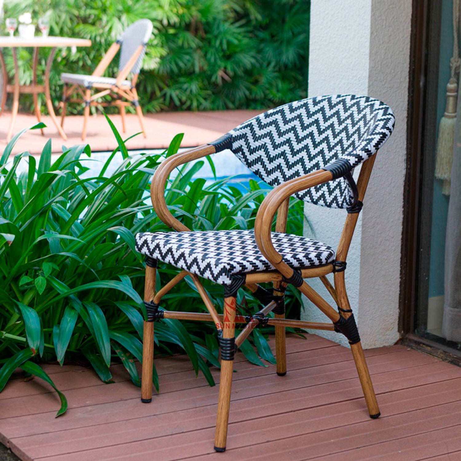 Silla Parisina Rattan con Posabrazos