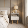 Velador Aurea Off White / Madera – Mesa de Noche Escandinava con Nicho Abierto & Cajón