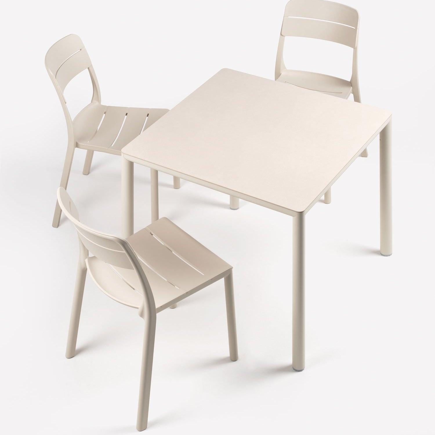 Silla Cassia con apoyabrazos Corda
