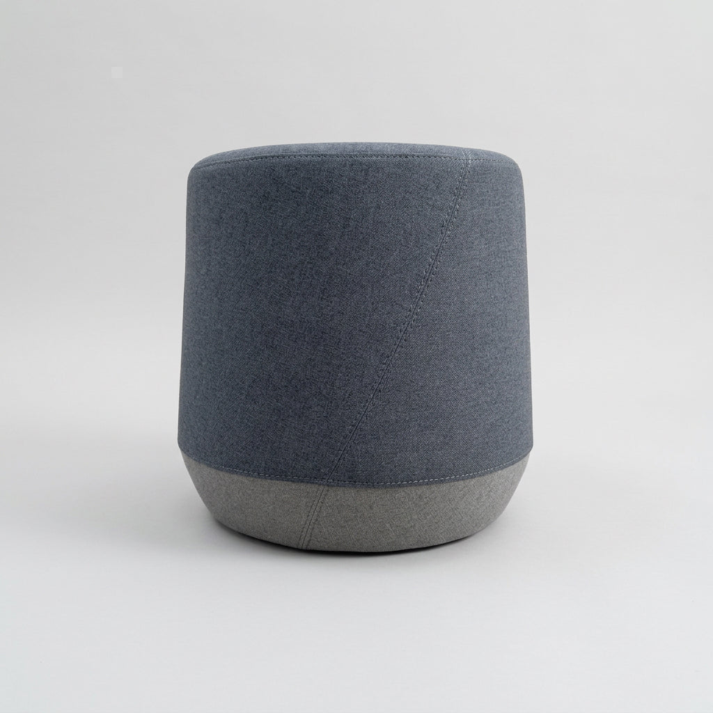 Pouf Soft Seating Kyoto S Asiento Gris Oscuro y Base Gris